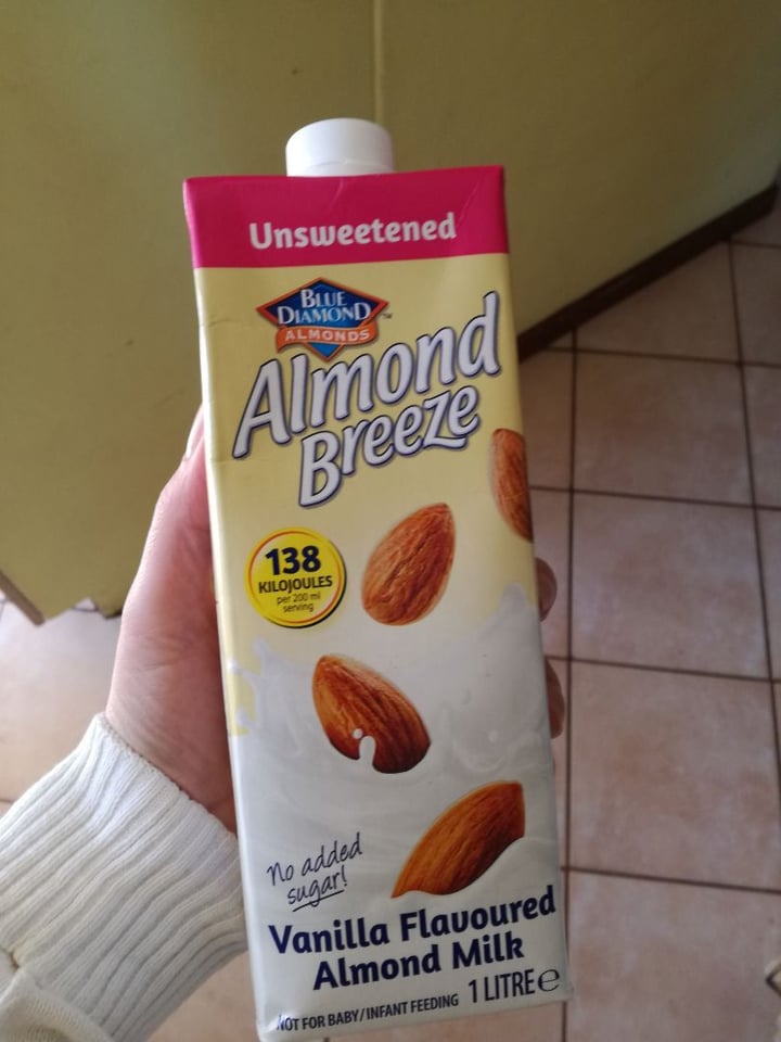 photo of Blue Diamond Vanilla Almond Milk shared by @cjandersenpost on  27 Sep 2019 - review