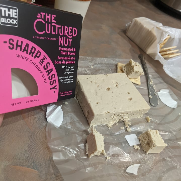 photo of The Cultured Nut Cultured Nut - Sharp and Sassy (Sharp Cheddar Style) shared by @kornclown7 on  07 May 2021 - review