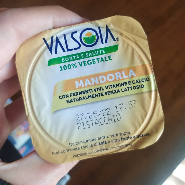 photo of Valsoia Pistacchio Mandorla shared by @mia93 on  01 May 2022 - review
