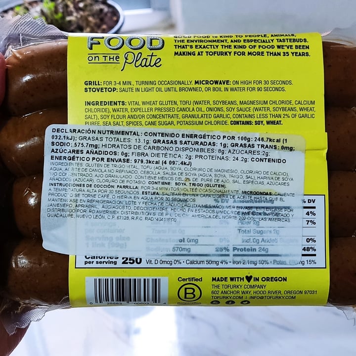 photo of Tofurky Plant-Based Sausage Kielbasa shared by @wenzambrano on  19 Jul 2022 - review