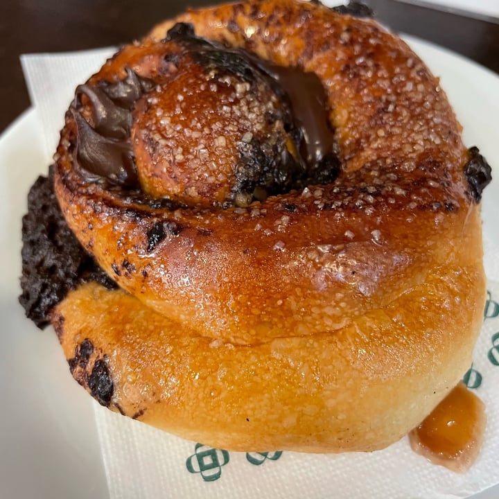 review photo of Alice Pasticceria caffetteria Brioche vegana al cioccolato fondente shared by @lelleem on 19 Feb 2022 - review