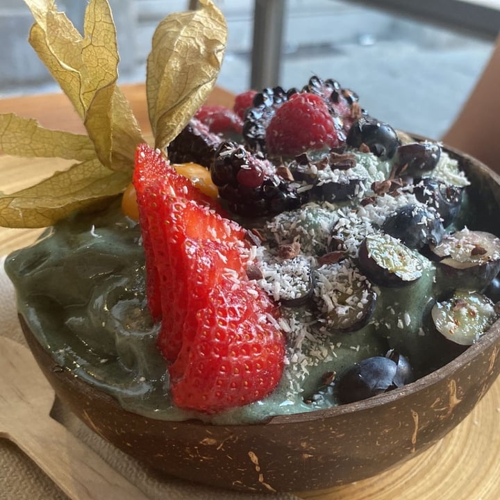 photo of #RAW VEGAN FIRENZE Acai Bowl shared by @mostravagante on  19 Jun 2022 - review