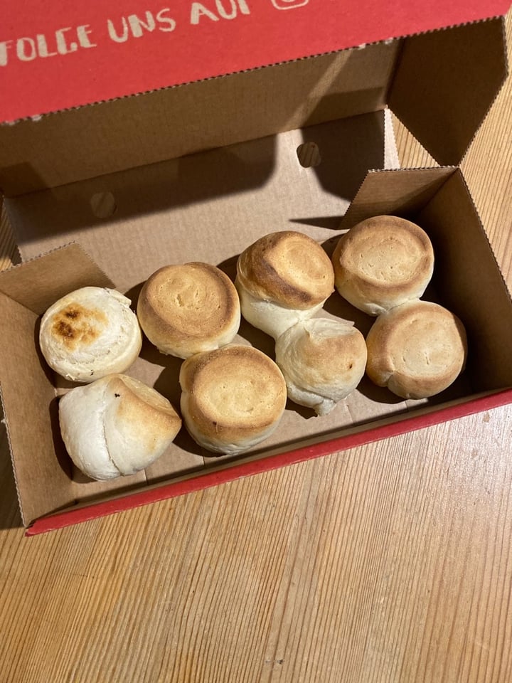 photo of Domino's Pizza Tübingen Nord Pizza Rolls without fill shared by @danvlourish on  10 Dec 2019 - review