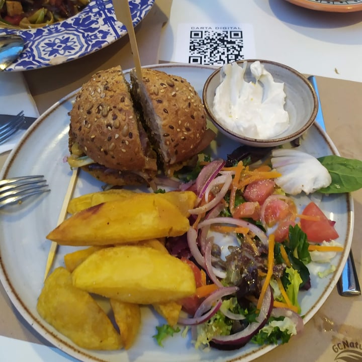 photo of Arte y Sabor Hamburguesa vegana de soja shared by @andreavegallardo on  19 Sep 2021 - review