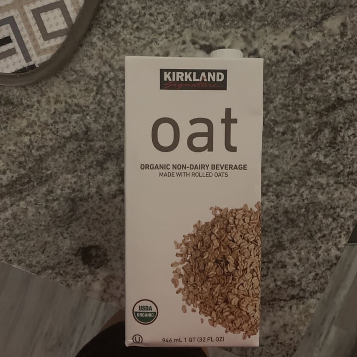 photo of Kirkland Signature Oat Milk shared by @mya102 on  03 Aug 2021 - review