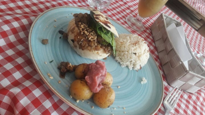 review photo of vegnik Almuerzo del dia shared by @pola on 13 Feb 2020 - review