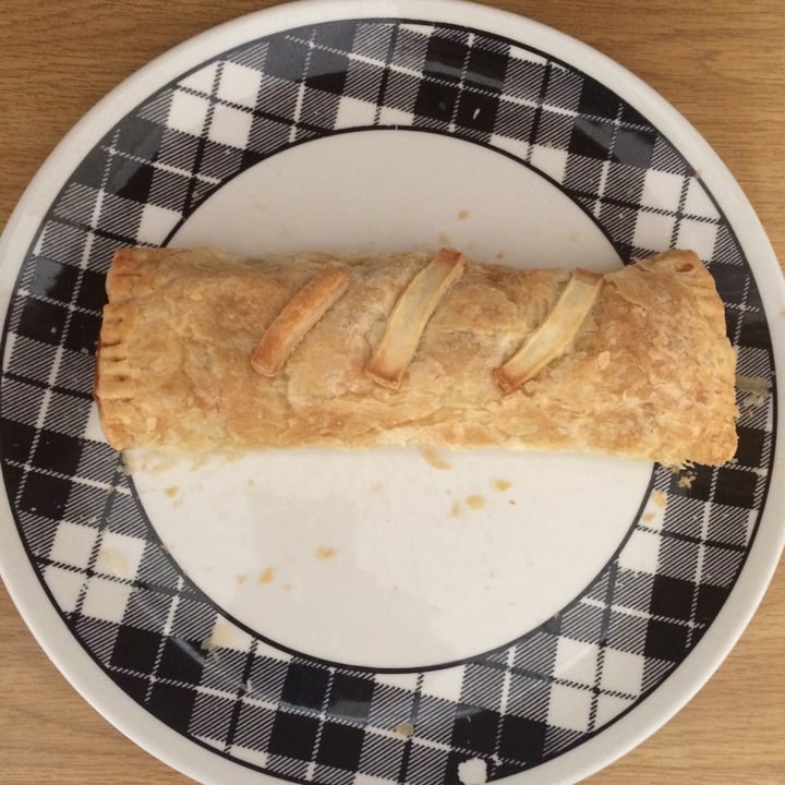 photo of Peregrine Farm Stall Sausage Roll shared by @sylvacharm on  30 Mar 2021 - review