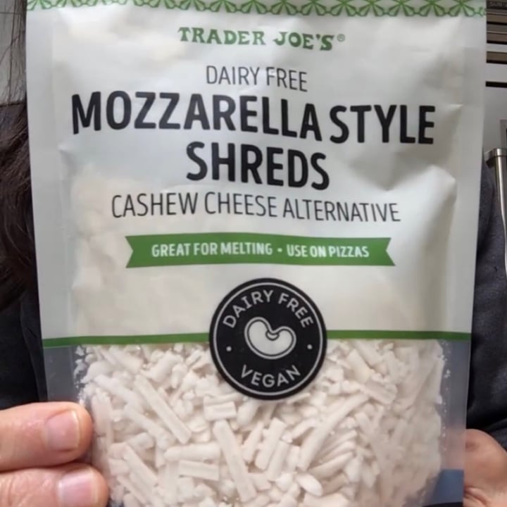 photo of Trader Joe's Dairy Free Mozzarella Style Shreds shared by @teresahaering on  11 Sep 2021 - review