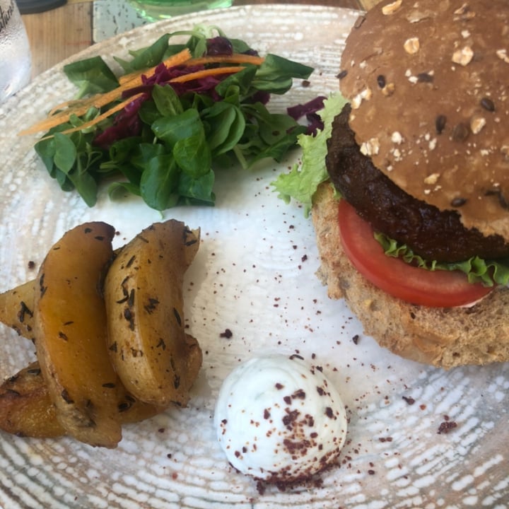 photo of L'Orto già Salsamentario - Vegan & raw food Beyond burger shared by @susimix on  14 Apr 2022 - review