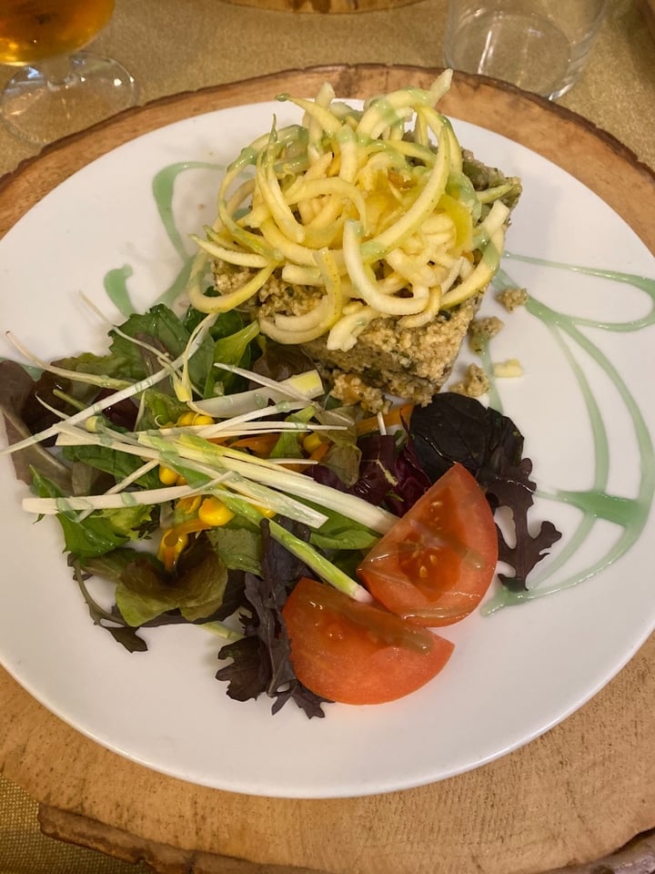 photo of Green Bistrot Tabuleh De Couscous Al Estilo Oriental Con Ensalada Y Espirales De Manzana shared by @siliia on  17 Dec 2019 - review