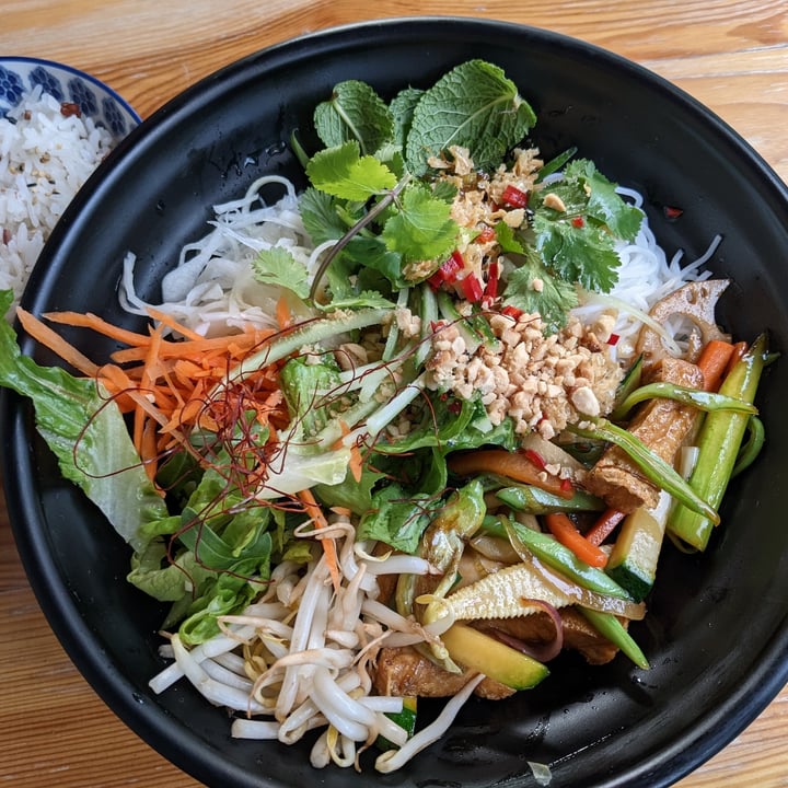 review photo of Viet Next Door Bun Rau Xao shared by @fl0 on 27 Apr 2022 - review