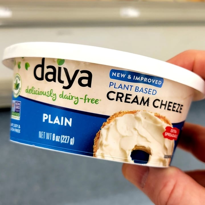 photo of Daiya Plain Cream Cheeze Style Spread shared by @agreene428 on  13 Feb 2022 - review