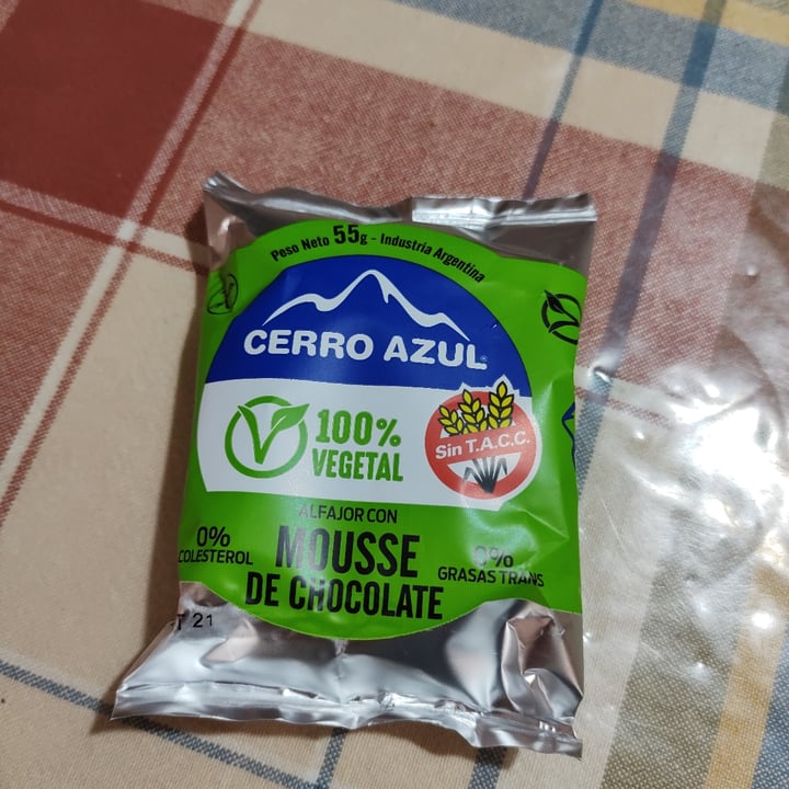 review photo of Cerro Azul Alfajor Mousse de Chocolate shared by @belugentilo on 04 Sep 2021 - review