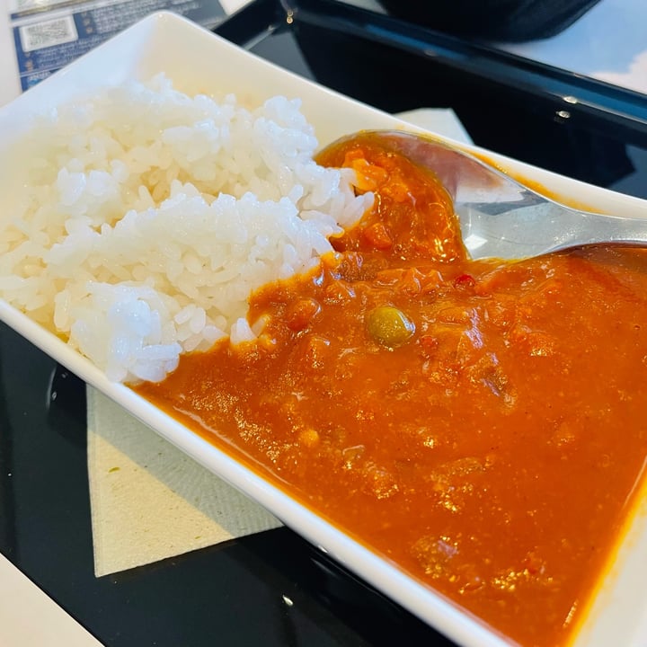 photo of ANA Lounge, Satellite 4 Bean And Vegetable Tomato Curry shared by @hugemittons on  30 Jul 2022 - review