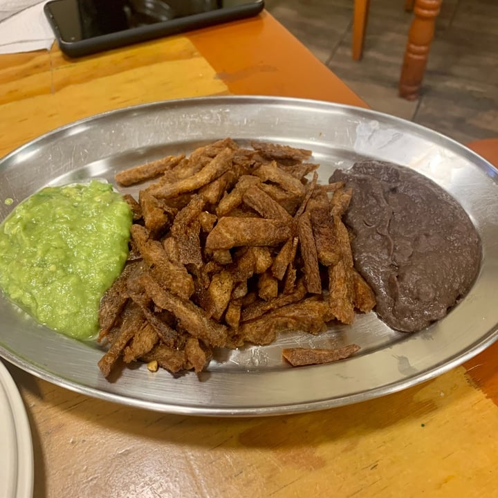 photo of Yug Vegetariano Carnitas Con Guacamole shared by @nancy on  22 Jul 2022 - review