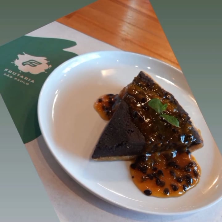 review photo of Frutaria São Paulo - Shop. Morumbi Town Torta De Damasco E Cacau Com Molho De Maracujá shared by @patybianchini on 21 Dec 2022 - review