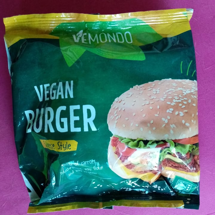 photo of Vemondo Burger Vegan Cheese Style shared by @valeveg75 on  06 Aug 2021 - review