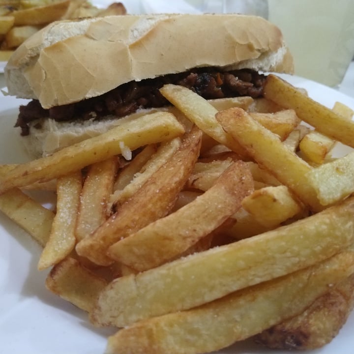 photo of Loving Hut Pulled vegan shared by @solre on  06 Jul 2021 - review