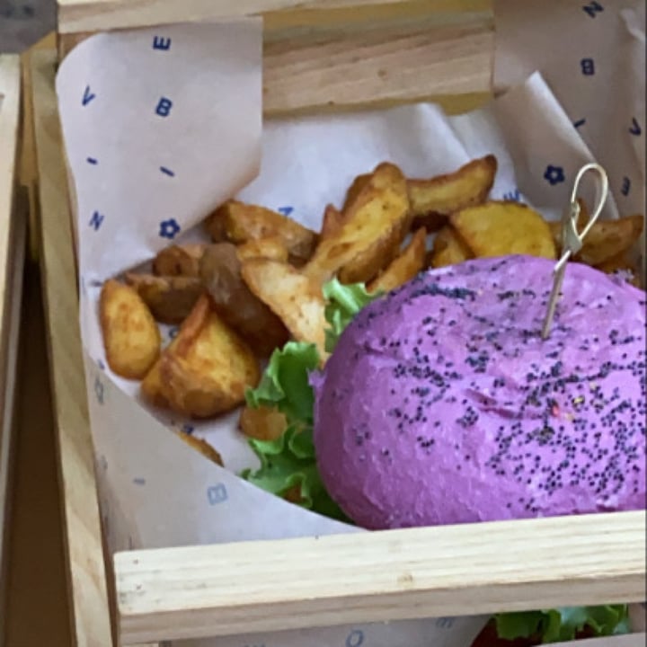photo of Flower Burger Cheesy Cecio shared by @ladymorgan on  12 Mar 2022 - review