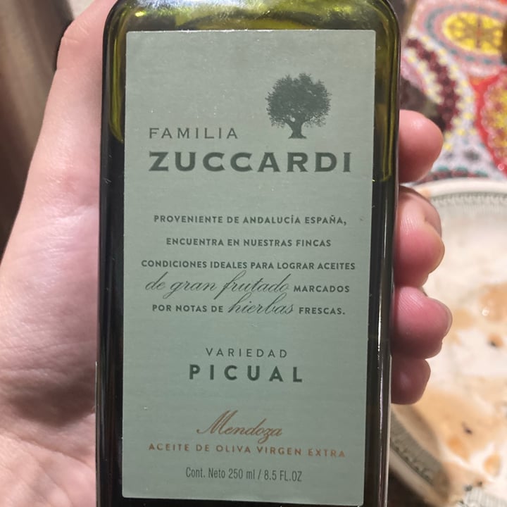 review photo of familia zucardi Aceite De Oliva shared by @valentinaenecoiz on 29 May 2021 - review