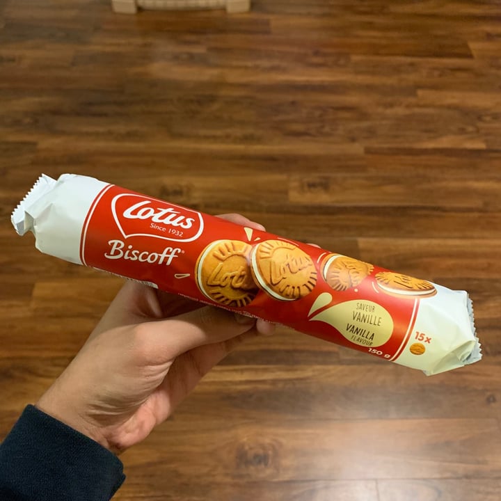 review photo of Lotus Biscoff Biscoff Cream Biscuits Vanilla Flavour shared by @jeslynpopp on 20 Aug 2021 - review