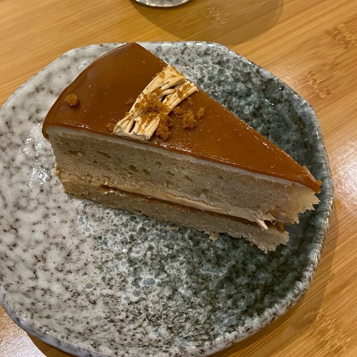 photo of Hvala Craig Road Speculoos Cake shared by @browngirlvegan on  23 Mar 2022 - review