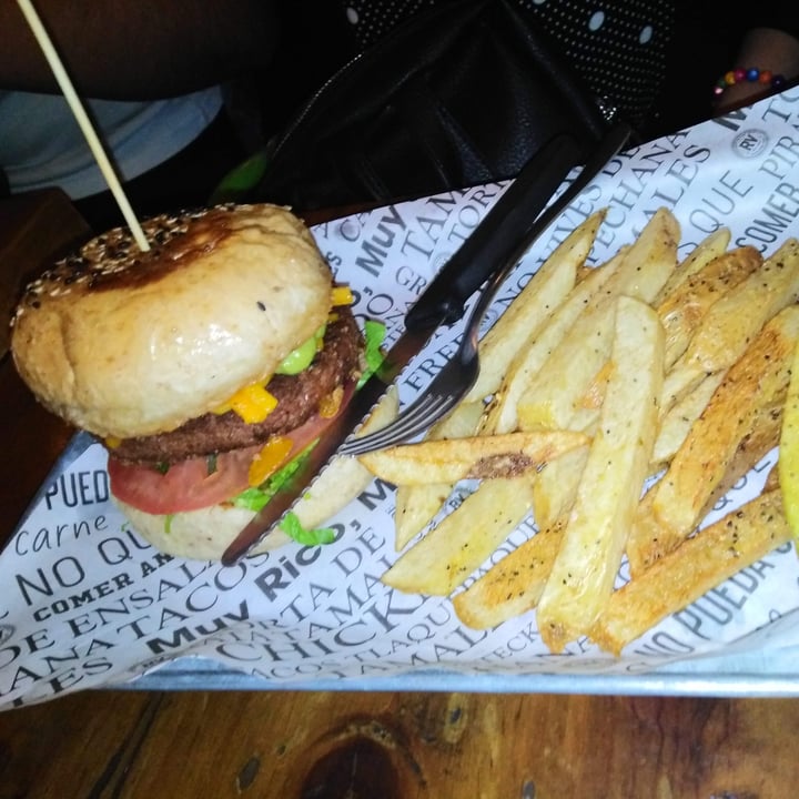 photo of Revolucion Verde Beyond Burger shared by @sandymediina on  22 Jul 2020 - review