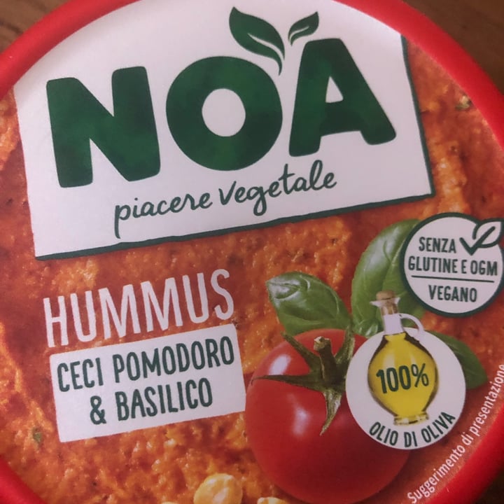 photo of noa piacere vegetale Hummus Ceci Pomodoro & Basilico shared by @elisacarleo on  28 Jun 2022 - review