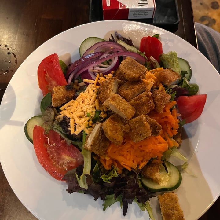 photo of Ethos Vegan Kitchen Crispy Chickun Salad shared by @canica on  10 Aug 2022 - review
