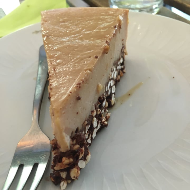 photo of La Schiscetteria Cheesecake Pesca E Nocciole shared by @julem on  13 Sep 2022 - review