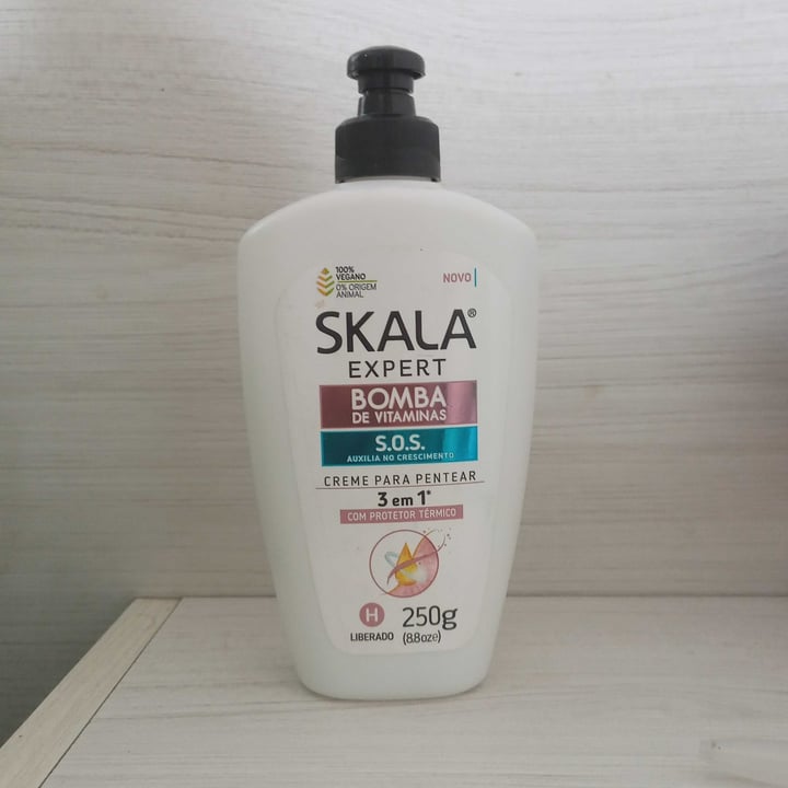 photo of Skala Creme para Pentear Bomba de Vitaminas shared by @isadorapontel on  04 Feb 2022 - review