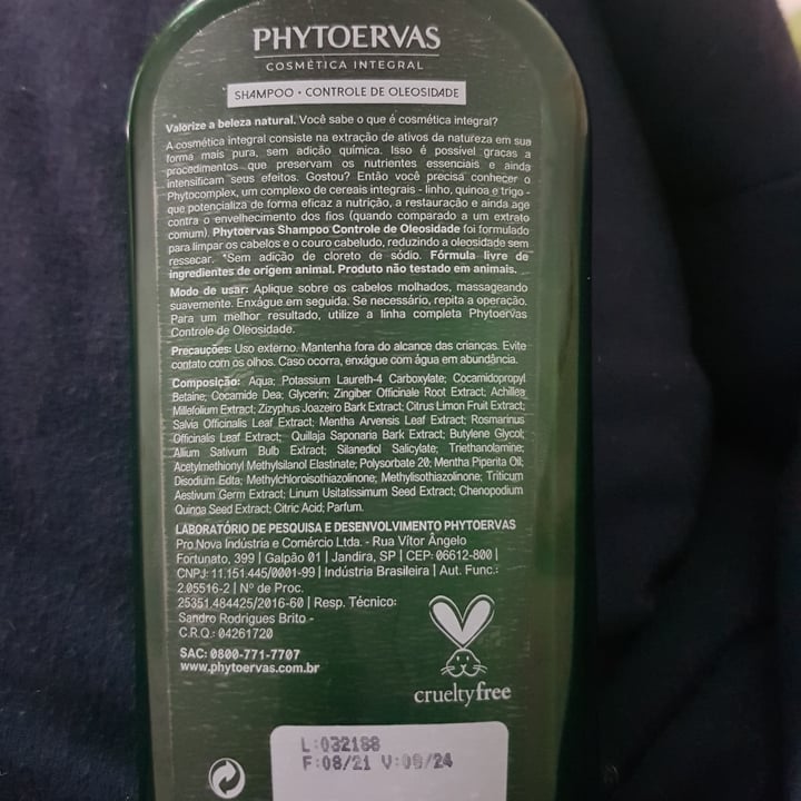 photo of Phytoervas Shampoo Controle De Oleosidade - Gengibre E Menta shared by @jullygirl on  22 Apr 2022 - review