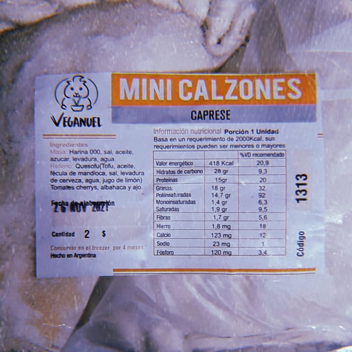 photo of Veganuel Mini Calzón Capresse shared by @nanicuadern on  10 Mar 2022 - review