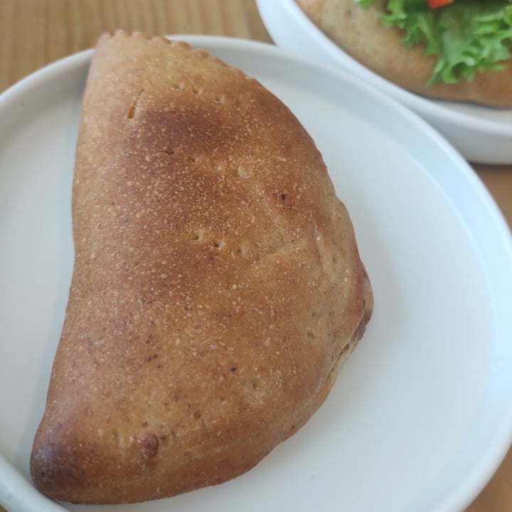 review photo of Green & Yang Healthy Bakery Café Empanada De ricota Con Hongos shared by @leonfractal on 16 Mar 2021 - review