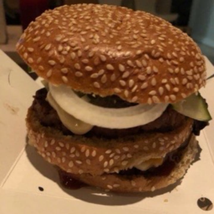 photo of Hudsons The Burger Joint (Stellenbosch) The Infinity Burger shared by @sabking on  28 Jul 2020 - review