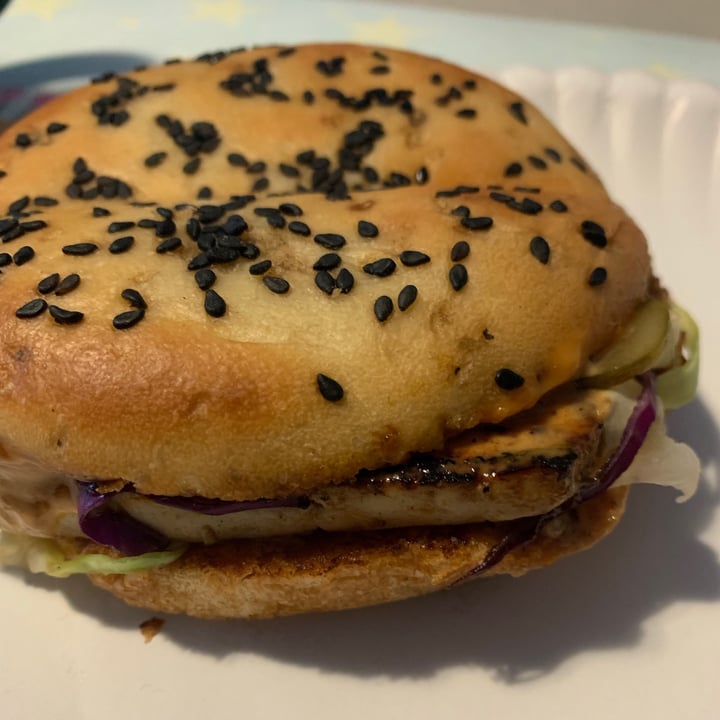 photo of Junior Vegan Tofu Burger shared by @niroshap on  18 Aug 2021 - review
