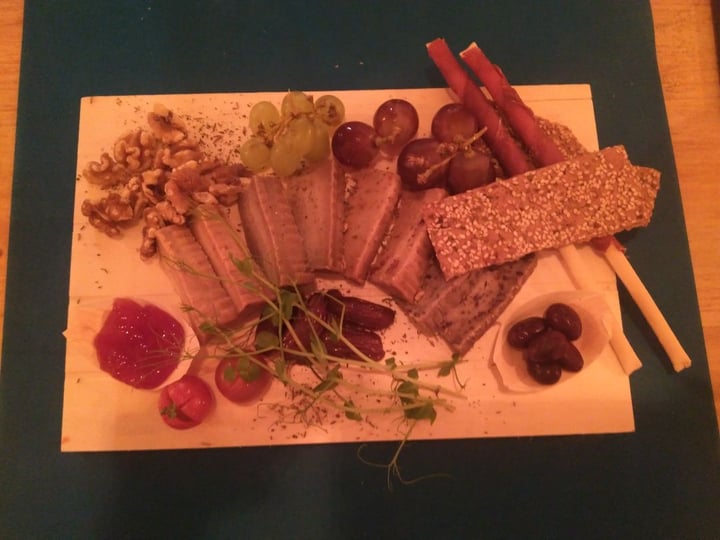 review photo of CactusCat Bar Taula De Formatges shared by @inochi on 06 Feb 2020 - review