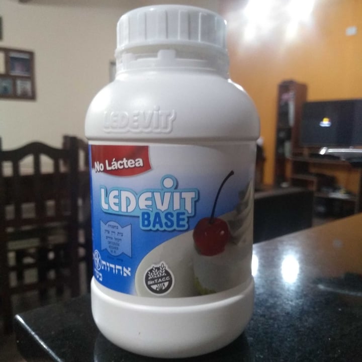 photo of Ledevit Crema vegetal endulzada shared by @luanita02 on  18 Jun 2021 - review