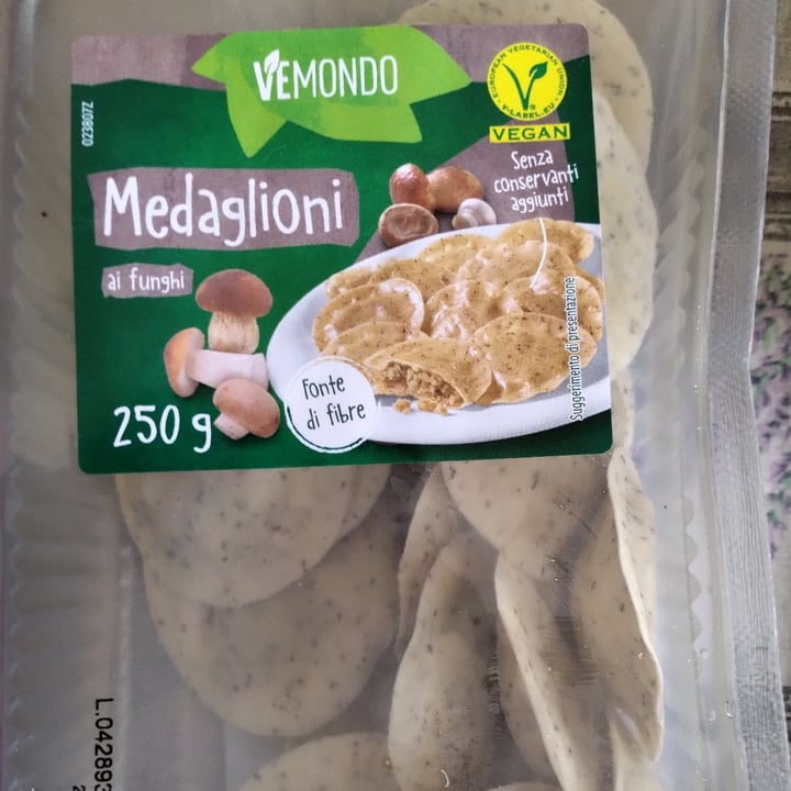 review photo of Vemondo Medaglioni ai funghi shared by @saulgoodman on 02 Jun 2022 - review