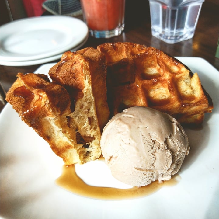 review photo of WellSmoocht Signature Fluffy Waffles With Classic R'ice Cream shared by @singapovegan on 20 Mar 2021 - review