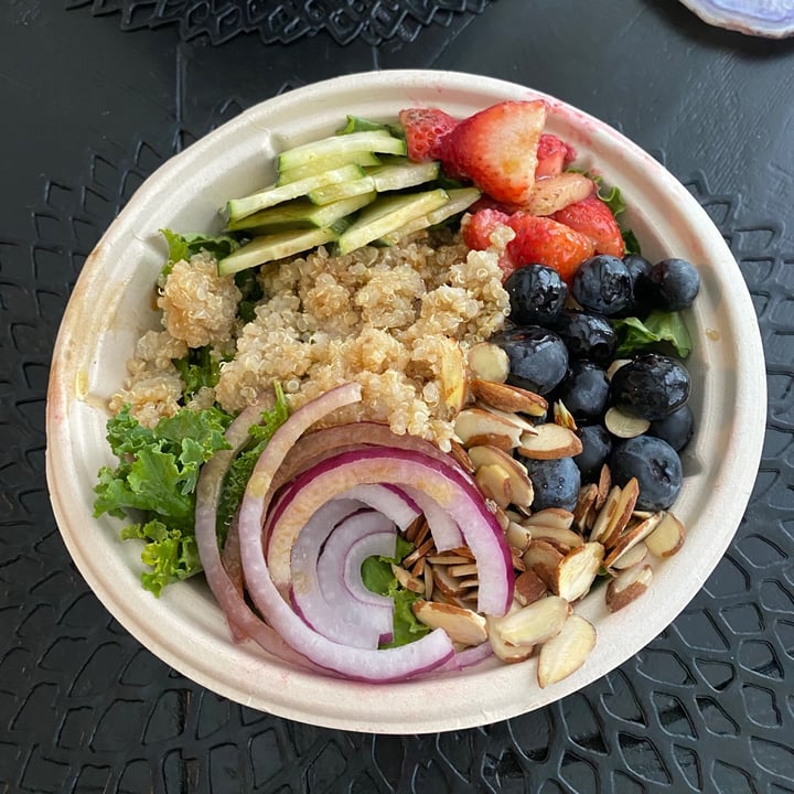 photo of Urge Juice Ventura bowl shared by @jessicahazemua on  09 Sep 2020 - review