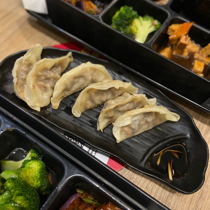 photo of Greendot Northpoint Fried Mixed Veg Gyoza shared by @azrarauff on  29 Nov 2020 - review
