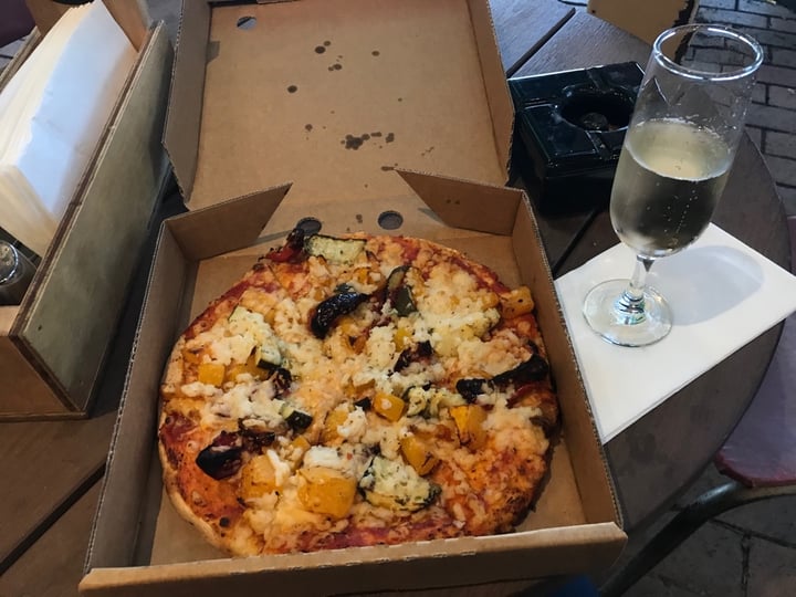 photo of The Royal Daylesford Hotel Roasted Pumpkin & Zucchini Pizza shared by @hrmbees on  07 Mar 2020 - review