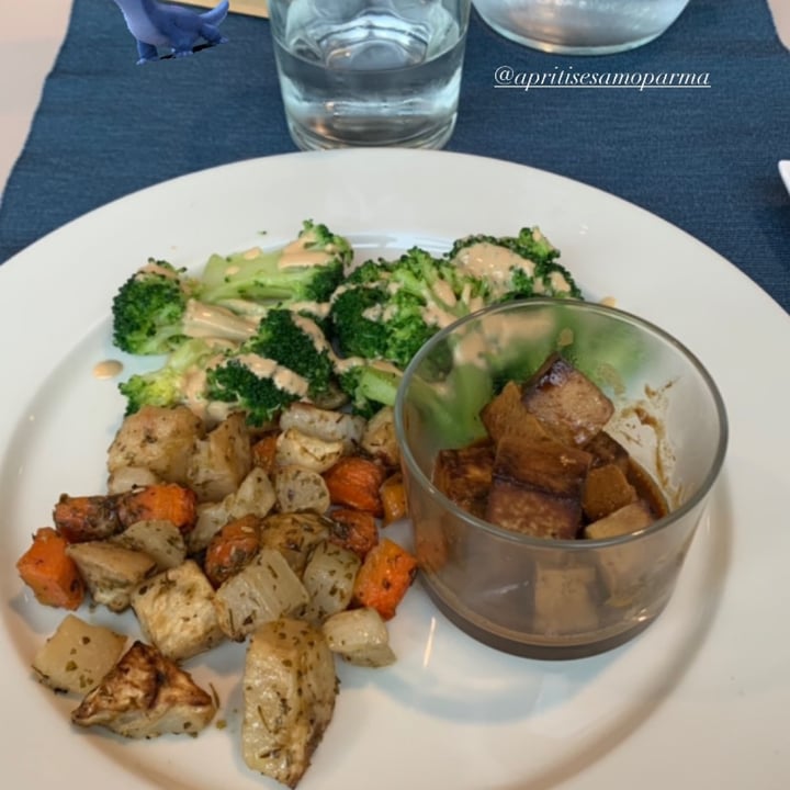 review photo of Apriti Sesamo Tofu, Radici e Broccoli shared by @sacospod on 11 Apr 2021 - review