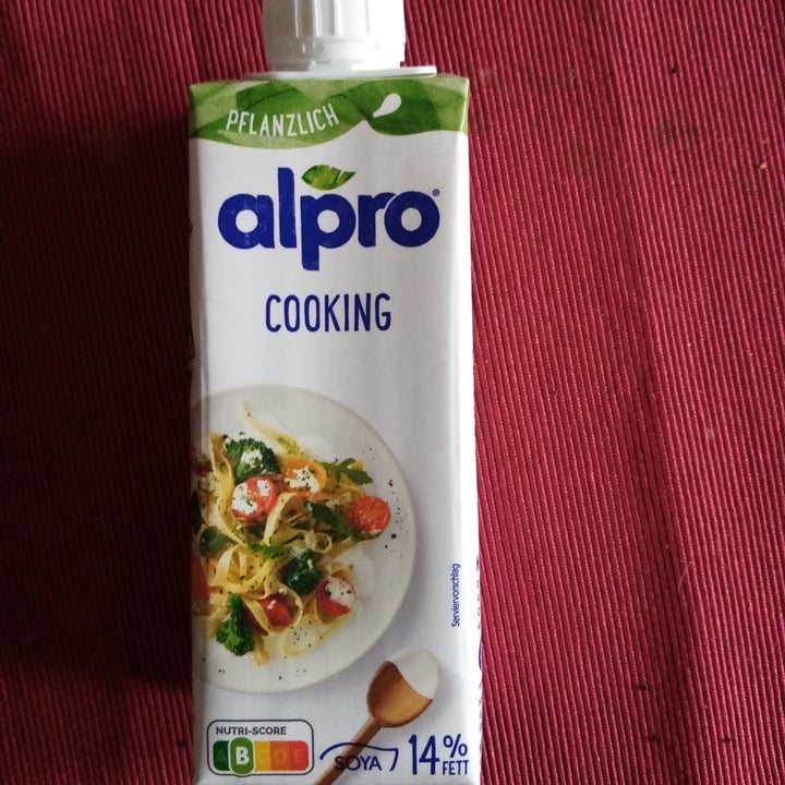 photo of Alpro Cooking/Cuisine Soya 14% Fat shared by @astronautovic on  09 Dec 2021 - review