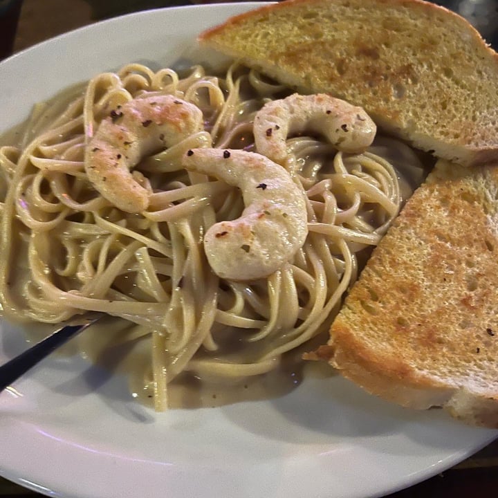 photo of 2 Guys Pizza Planet Friendly Food & Brews Fettuccini Alfredo shared by @rainbowzombievegan on  08 Mar 2022 - review