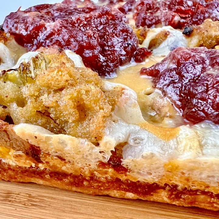photo of Boxcar Pizza Mock Gobbler Pizza shared by @pdxveg on  11 Nov 2021 - review