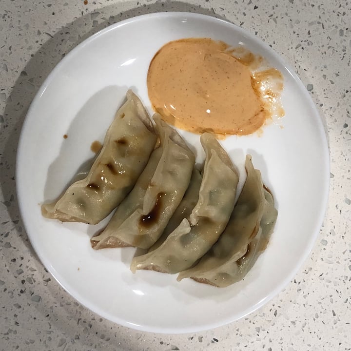 photo of Trader Joe's Thai Vegetable Gyoza shared by @1more on  03 Nov 2021 - review