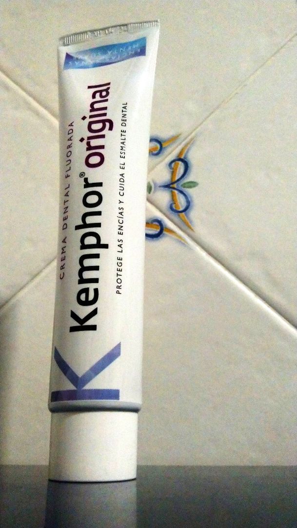 photo of Kemphor Crema dental fluorada shared by @veg-ana on  07 Dec 2019 - review