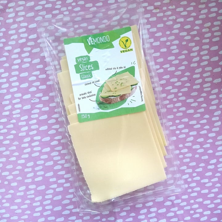 photo of Vemondo Vegan Slices Classic shared by @silviaroberta on  03 Mar 2022 - review
